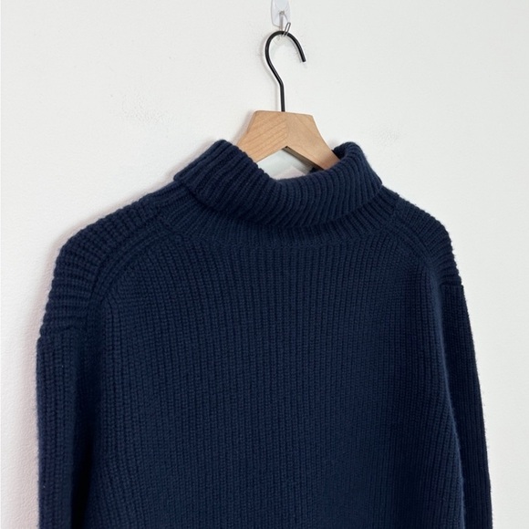 Jenni Kayne Cashmere Turtleneck Sweater NWT - color Navy - size M / Medium - Picture 3 of 15